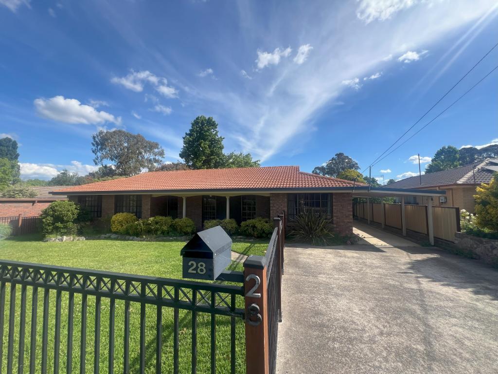 28 Murray Ave, Armidale, NSW 2350