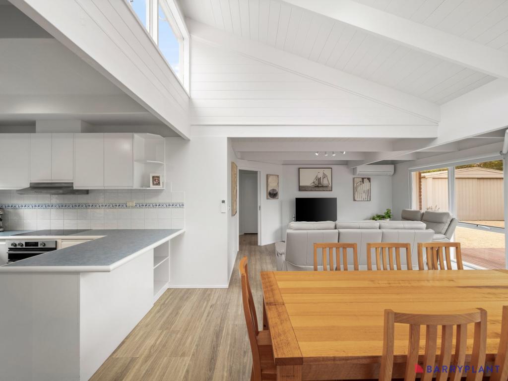 8 Honeyeater Dr, Silverleaves, VIC 3922