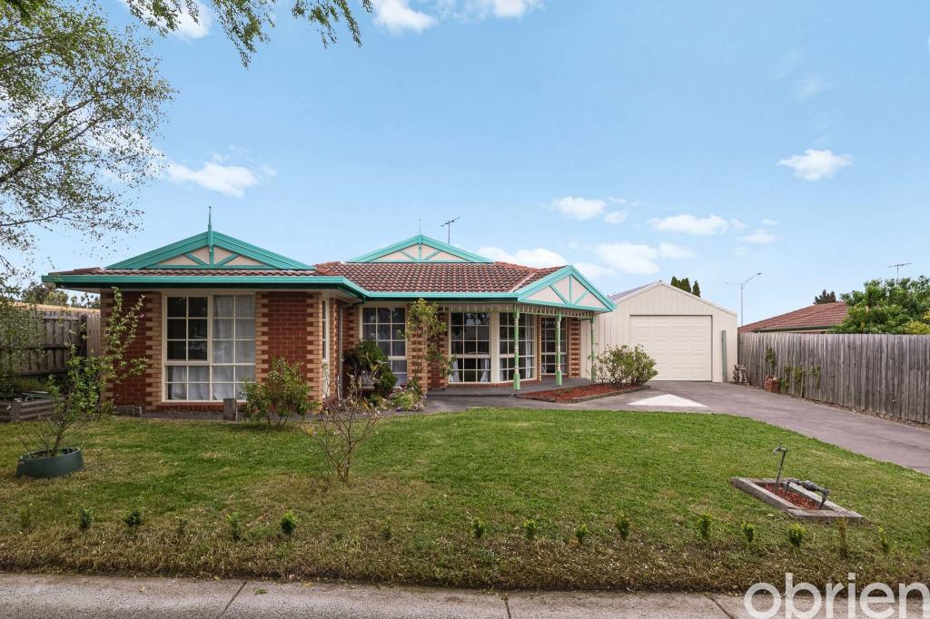 7 Hedgeley Dr, Berwick, VIC 3806
