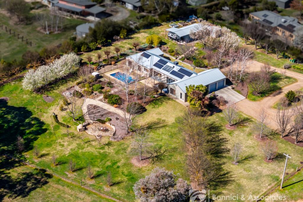 24 Tomlinson Rd, Beechworth, VIC 3747