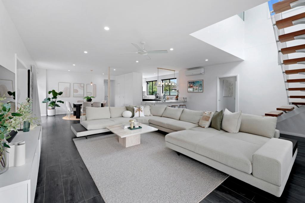 81 Alec Ave, Mermaid Waters, QLD 4218