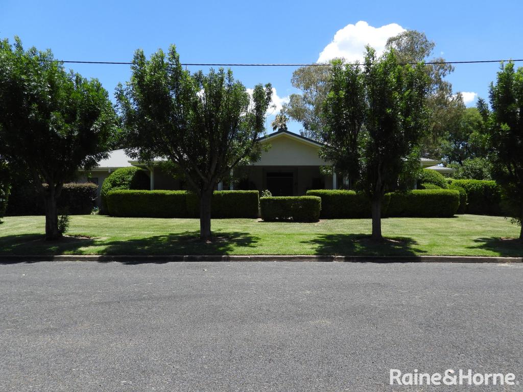 19 Dobbie St, Moree, NSW 2400
