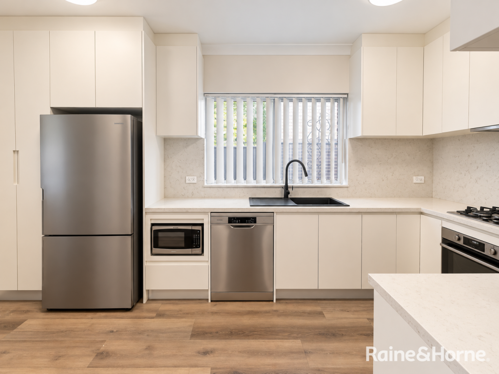 1/12 Universal St, Eastlakes, NSW 2018