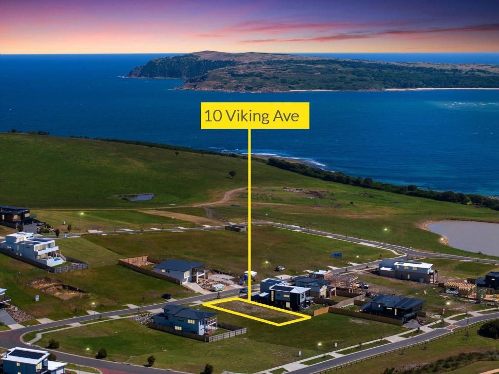 10 VIKING AVE, SAN REMO, VIC 3925