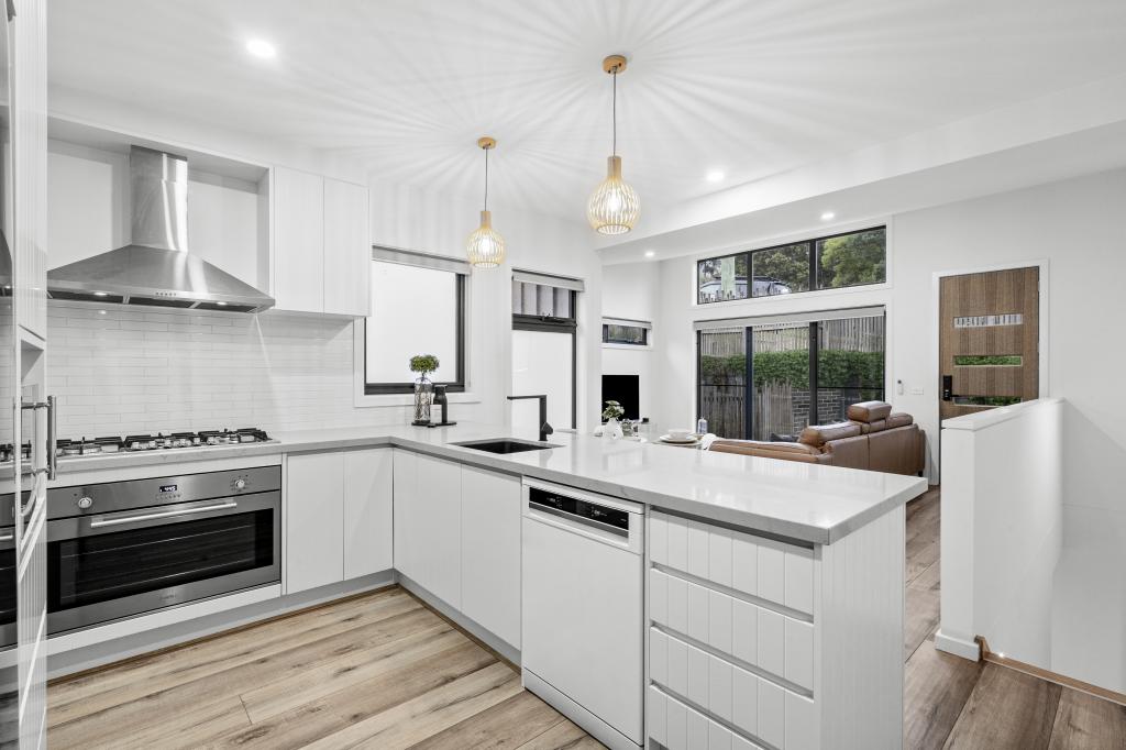 1/82 THACKER ST, OCEAN GROVE, VIC 3226