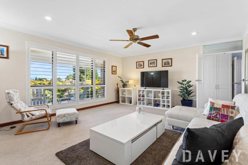 11 Carnwrath Way, Duncraig, WA 6023