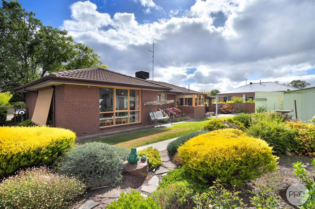 8 Semmens Ave, Creswick, VIC 3363