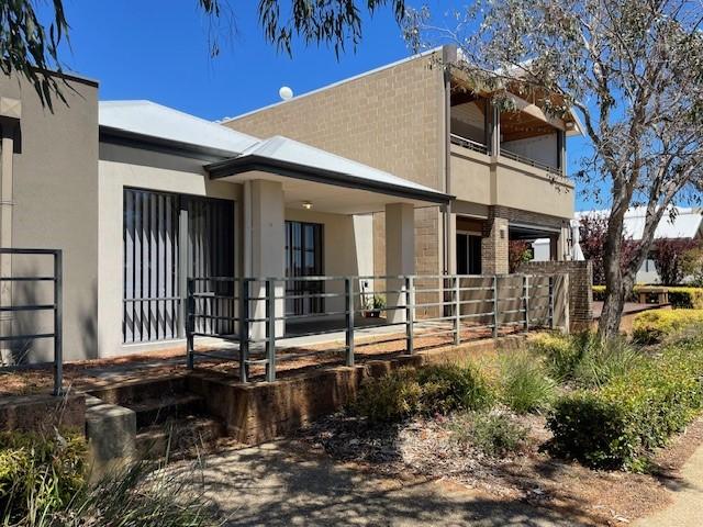 11 Melton Hill Lane, Champion Lakes, WA 6111