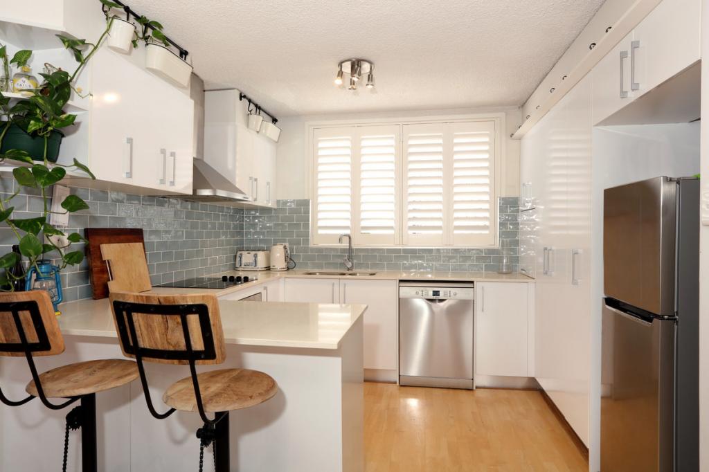 2/12 Second Ave, Broadbeach, QLD 4218