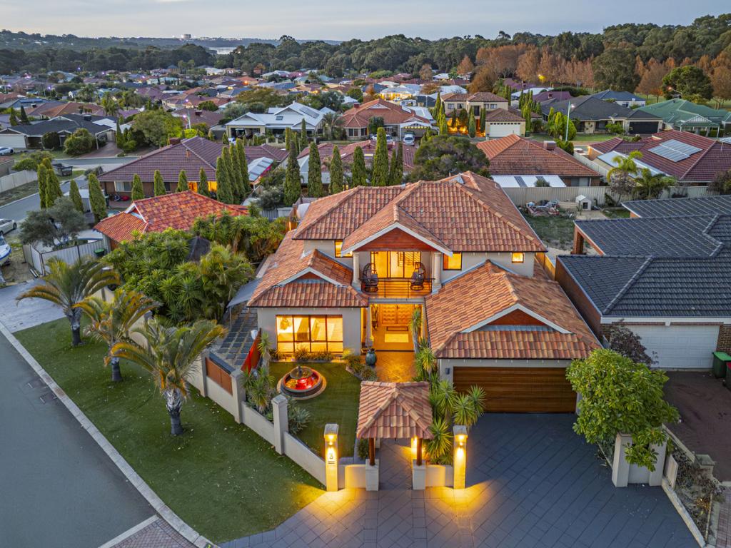 3 CLYDE CT, WANNEROO, WA 6065