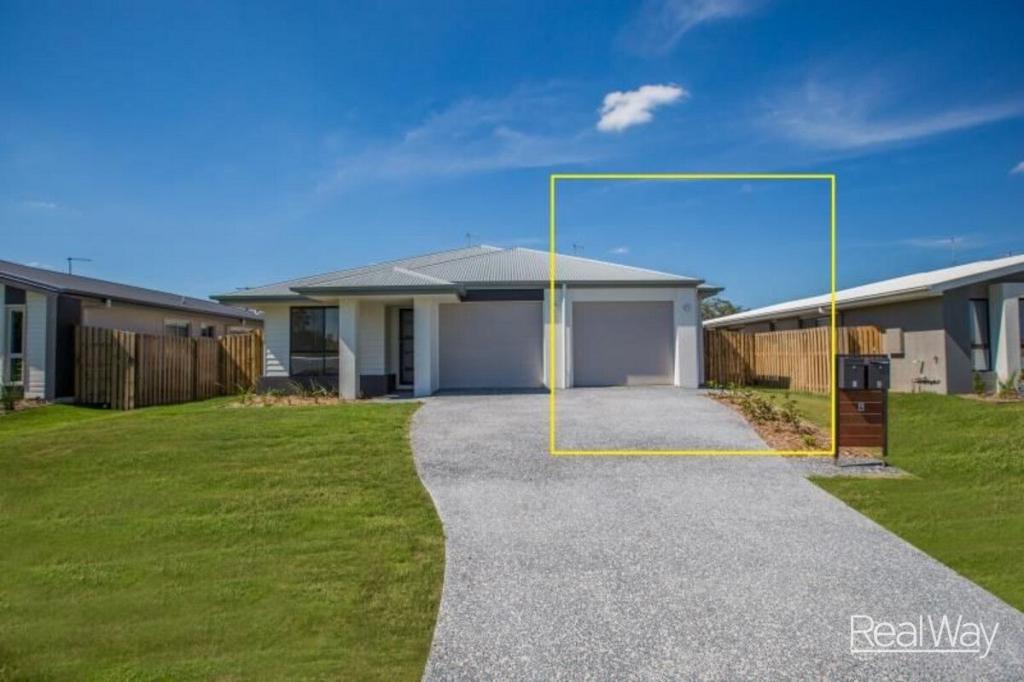 2/4 Swallowtail St, Rosewood, QLD 4340