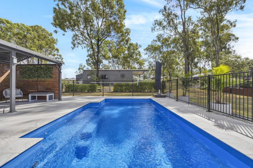 7 SANDSTONE DR, HATTON VALE, QLD 4341