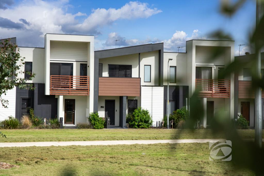 28 Sanctum Walk, Officer, VIC 3809