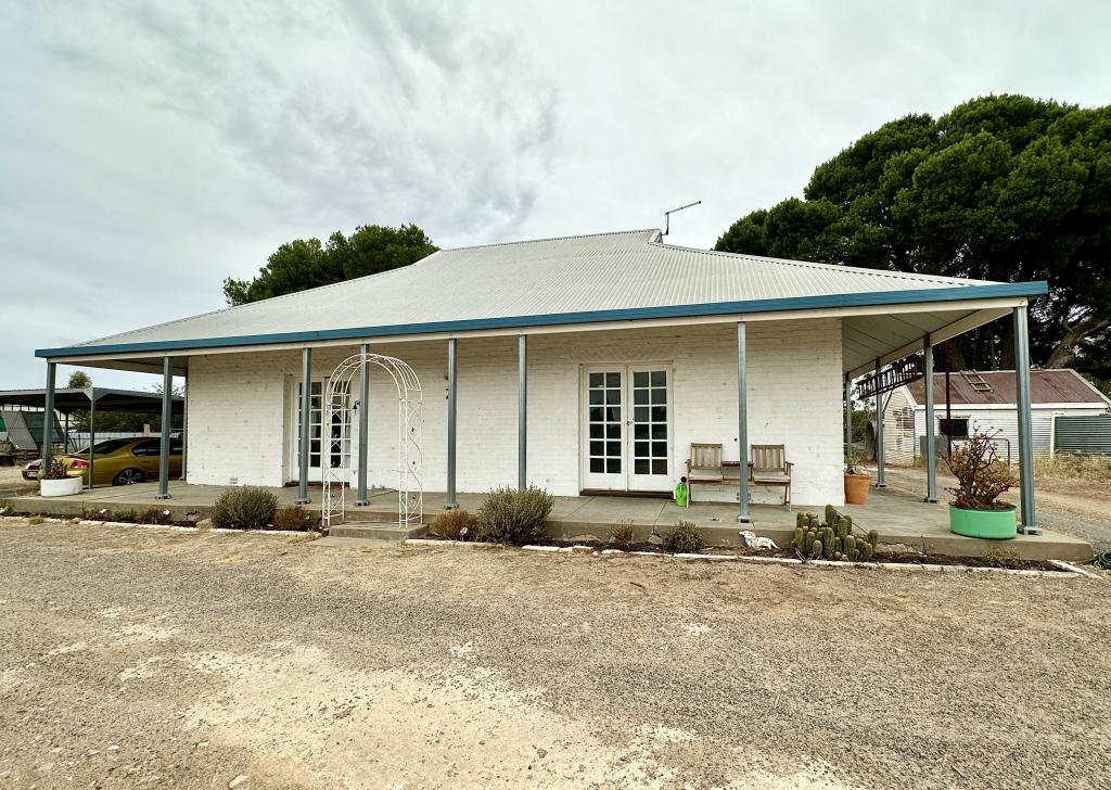 2 Albert Pde, Bordertown, SA 5268