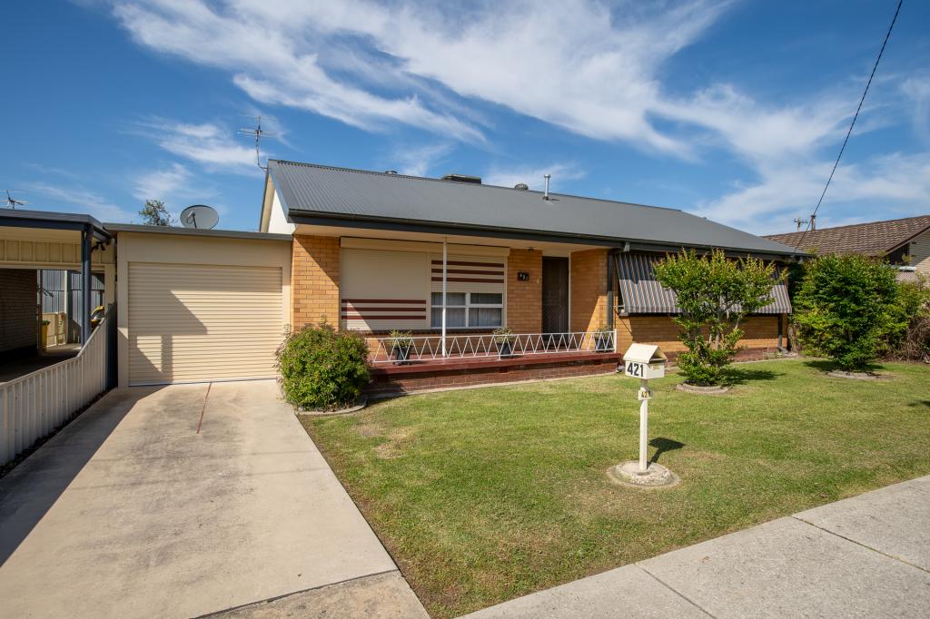 421 DOUGLAS RD, LAVINGTON, NSW 2641