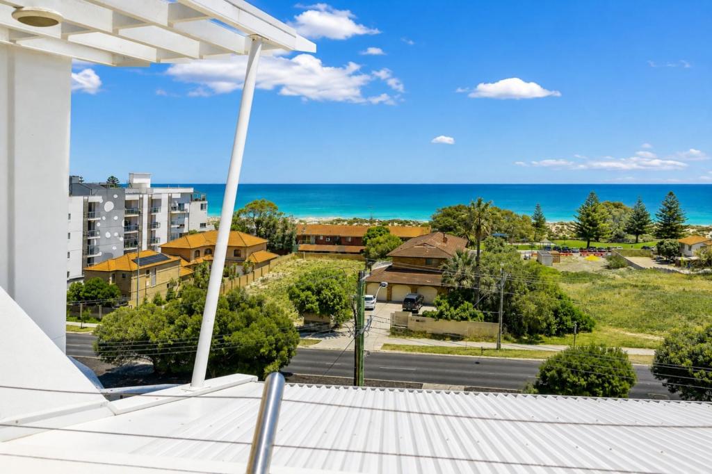 3/272 West Coast Hwy, Scarborough, WA 6019