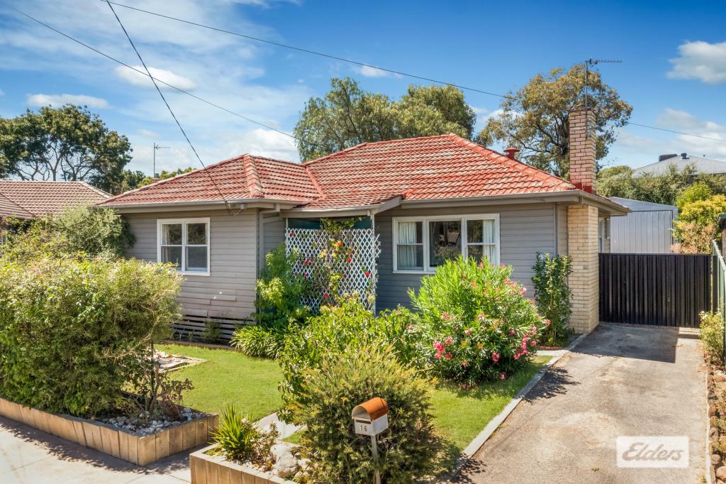 16 Montgomery Cres, White Hills, VIC 3550