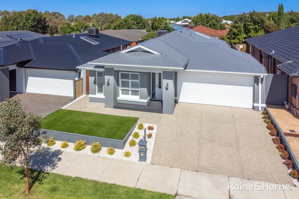 18 KOKODA DR, SUNBURY, VIC 3429