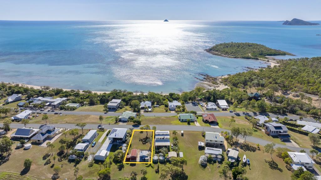 60 Blackcurrant Dr, Hideaway Bay, QLD 4800