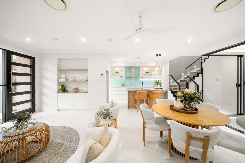 15 Lighthouse Cct, Birtinya, QLD 4575