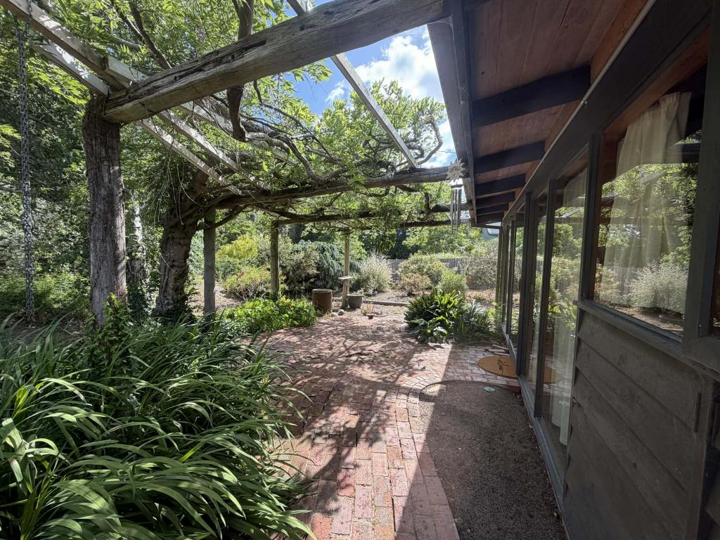 4 Bruce St, Mallacoota, VIC 3892