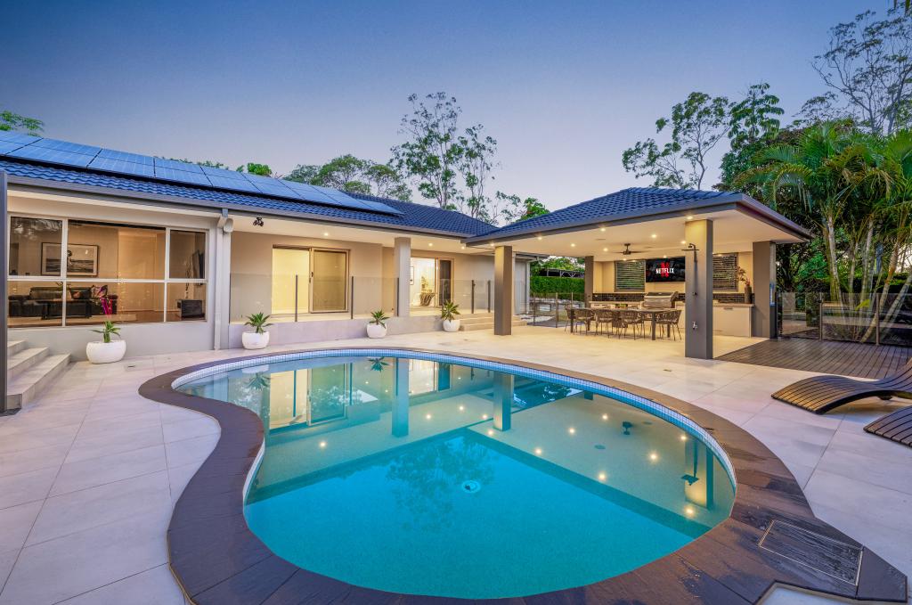 4 Riverdowns Cres, Helensvale, QLD 4212