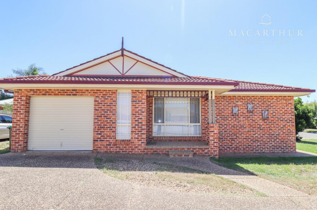 1/8 Malebo Pl, Tatton, NSW 2650