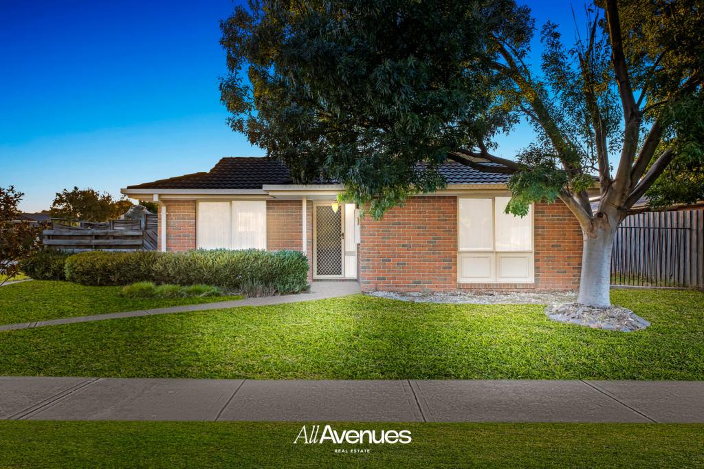 31 LAWLESS DR, CRANBOURNE NORTH, VIC 3977