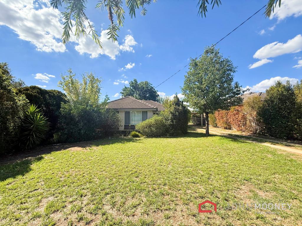 15 Leavenworth Dr, Mount Austin, NSW 2650