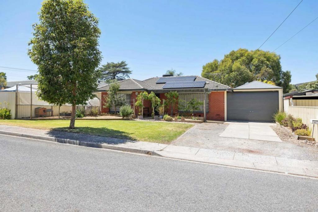 11 Araluen St, Ridgehaven, SA 5097