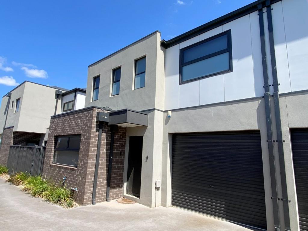 2/13 Trinca Ct, Werribee, VIC 3030