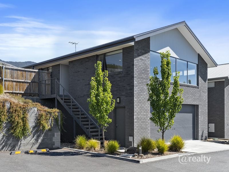 8/18 Carnegie St, Claremont, TAS 7011