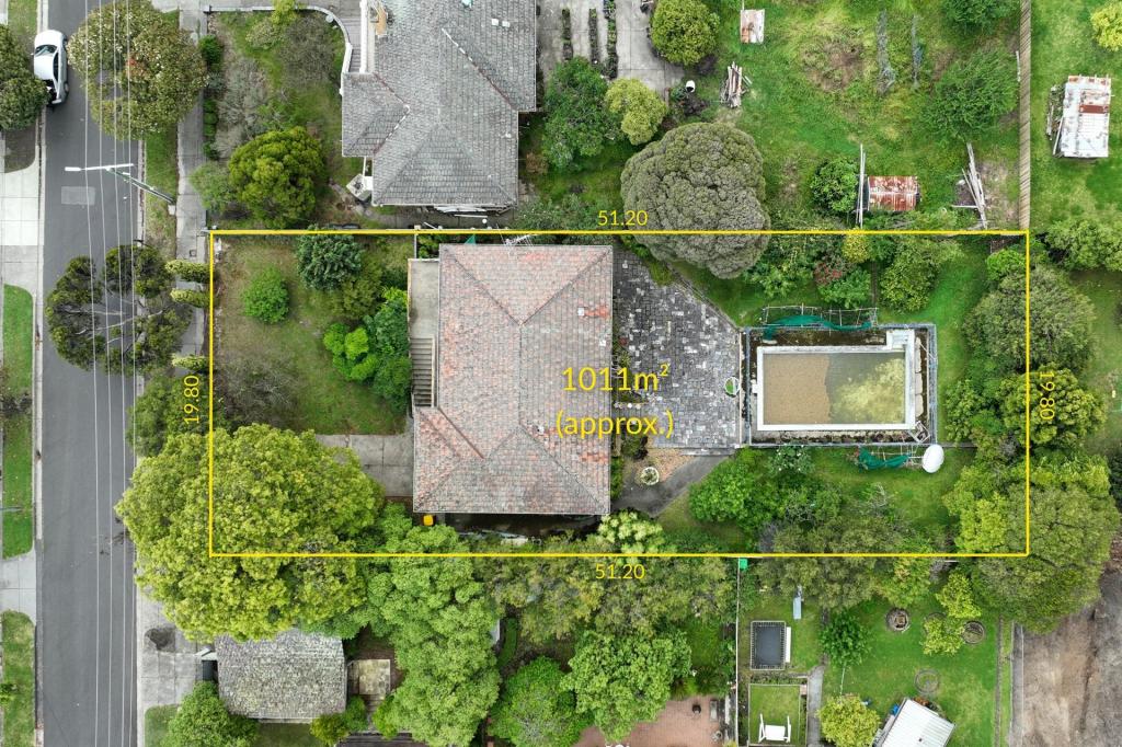 18 ROLAND ST, MOUNT WAVERLEY, VIC 3149