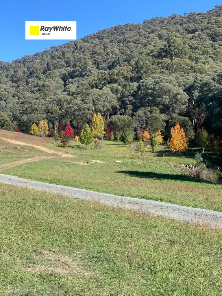 PART 1420 GOOBARRAGANDRA RD, TUMUT, NSW 2720