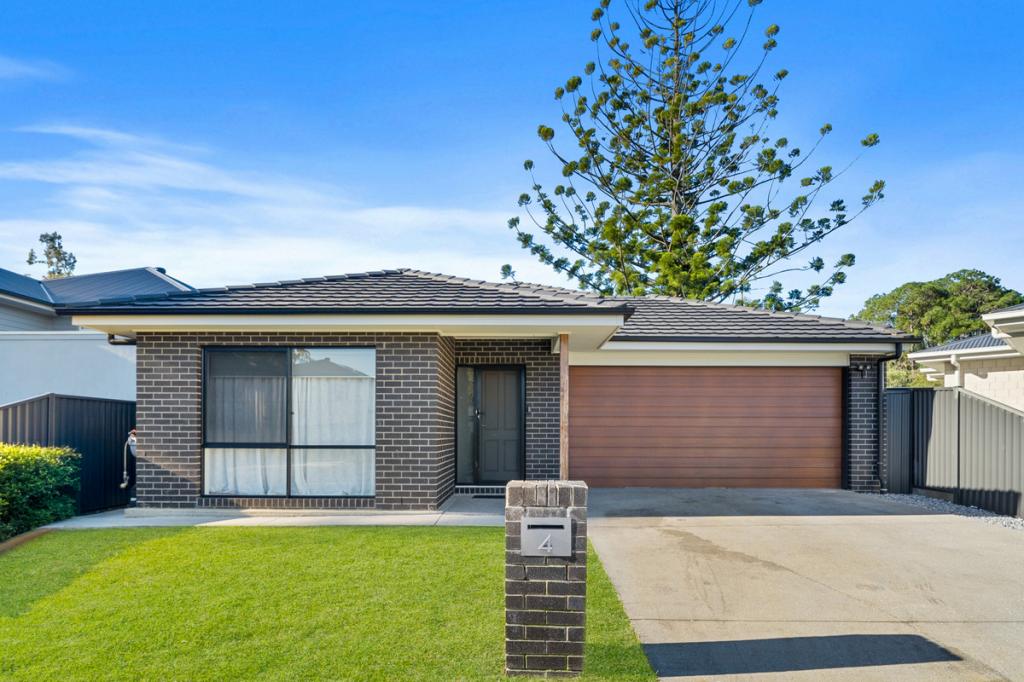 4 Bayswood Cct, Redland Bay, QLD 4165