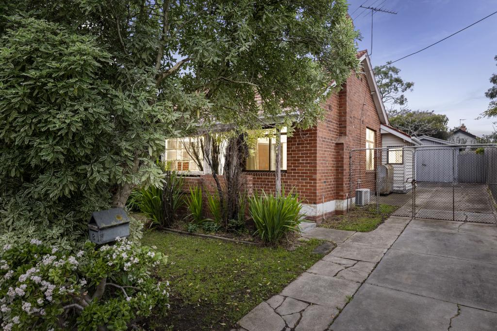8 Whitton Pde, Coburg North, VIC 3058