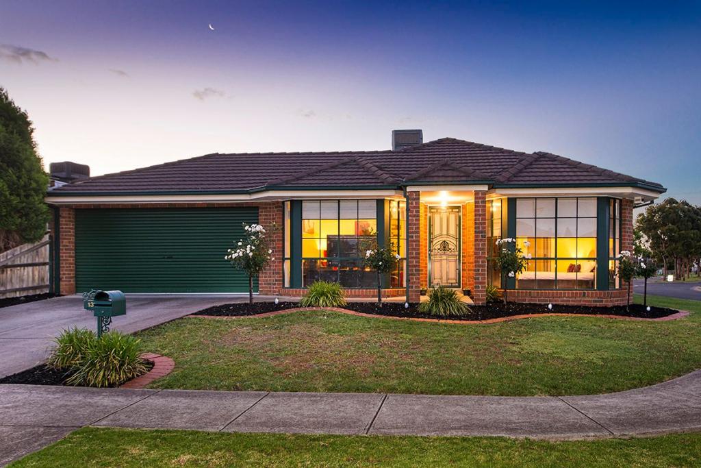 13 PACKARD COURSE, MILL PARK, VIC 3082