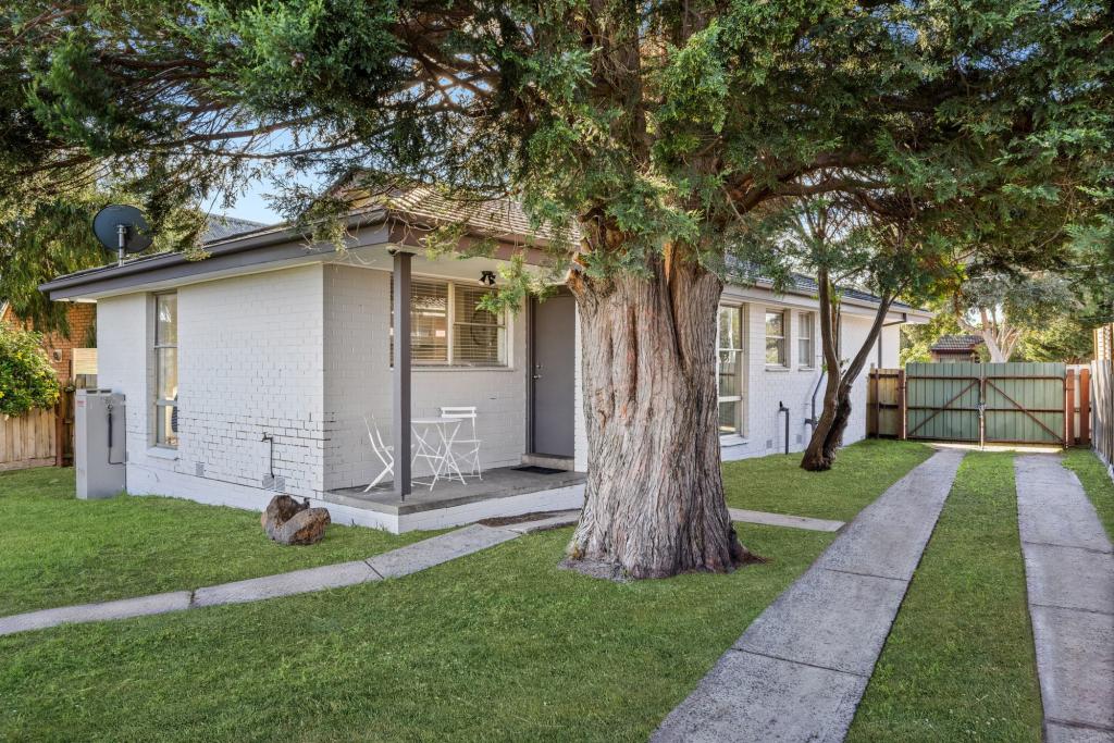 16 Caley St, Frankston North, VIC 3200