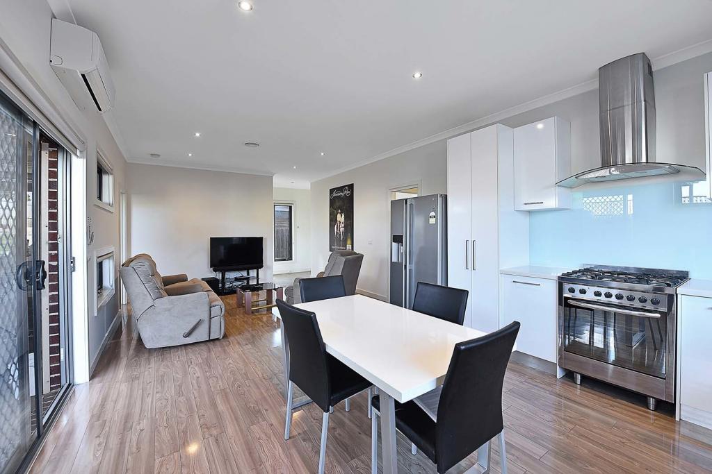 9b Henty St, Reservoir, VIC 3073