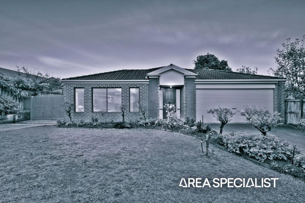 2 Pioneers Cres, Pakenham, VIC 3810