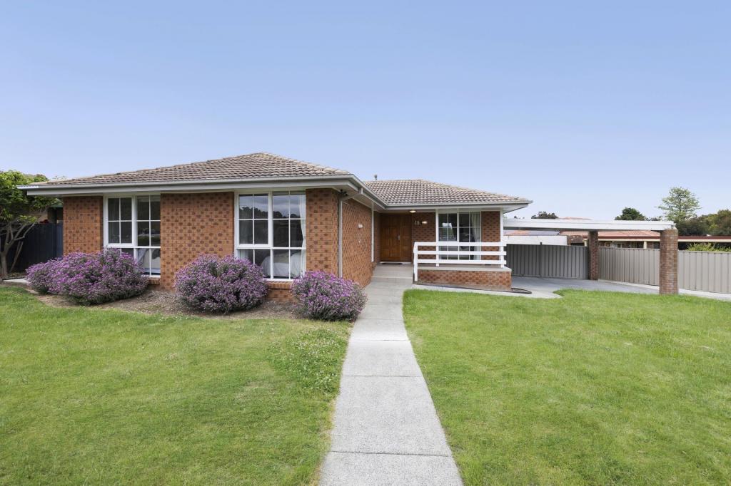 18 Hardy Ct, Berwick, VIC 3806