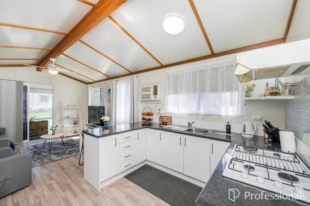 16/351 Hawtin Rd, Forrestfield, WA 6058