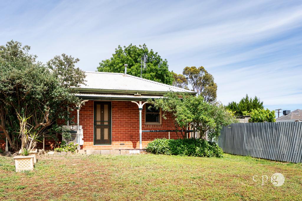 2/21 VAN HEURCK ST, CASTLEMAINE, VIC 3450