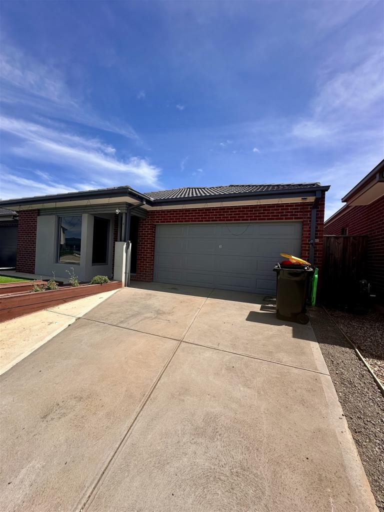 3 BROMLEY CCT, THORNHILL PARK, VIC 3335