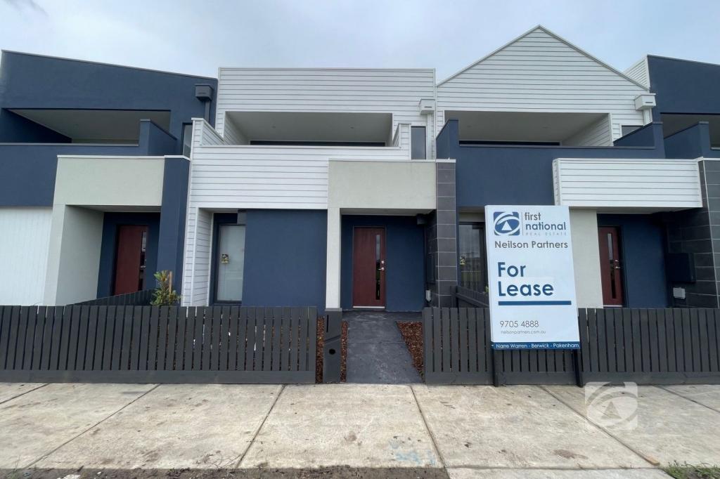 15 Guell Lane, Clyde North, VIC 3978