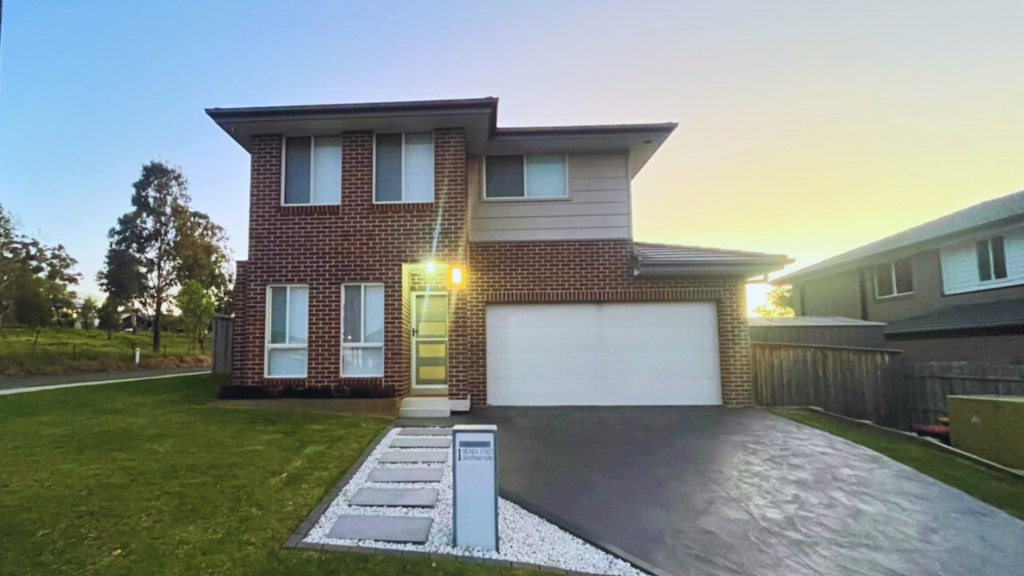 1 MELINDA ST, GRANTHAM FARM, NSW 2765