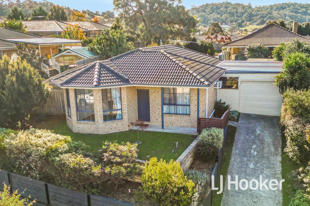 22 Ash Cres, Pakenham, VIC 3810