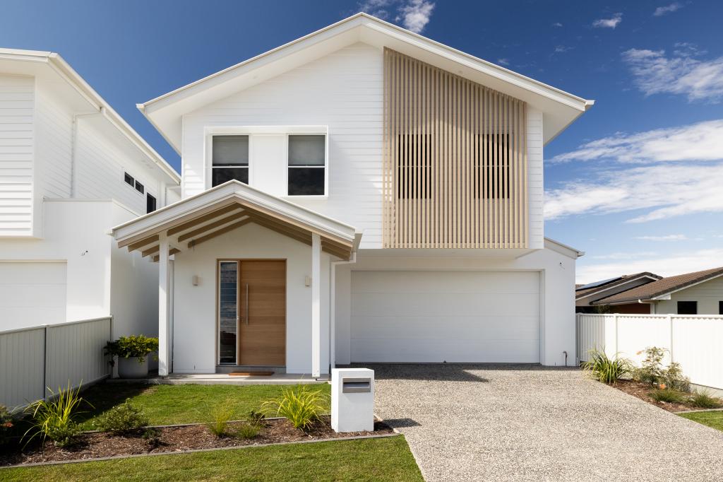 2/11 FINUGE CT, VICTORIA POINT, QLD 4165