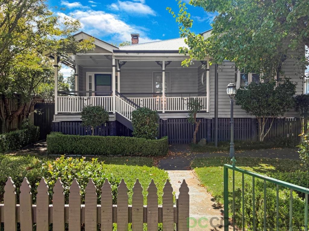 223 Herries St, Newtown, QLD 4350