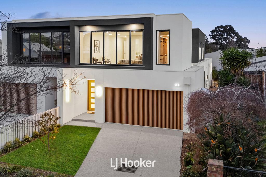 9b Hazeldene Ct, Berwick, VIC 3806